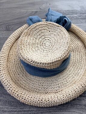 Scala Pronto Lorenza Rolled Brim Crocheted Straw Sun Hat with Gauze Tie NWOT